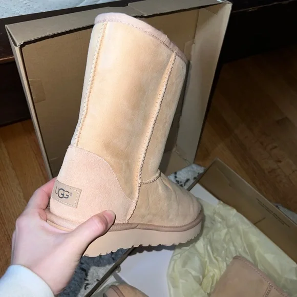 BRAND NEW UGG boots - Picture 3 of 5